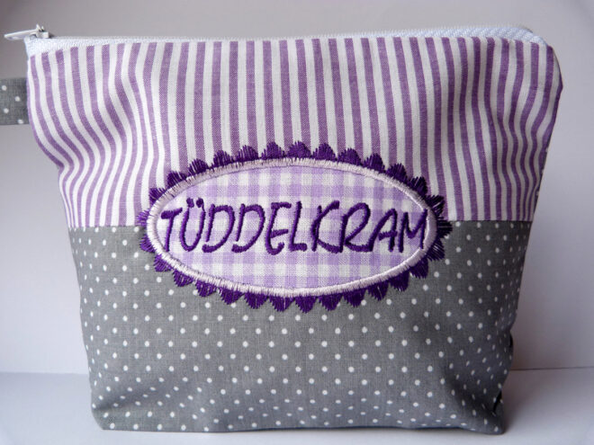0000316 necessaire mit button flieder grau Erdbeerpunkt Online Shop Schweiz