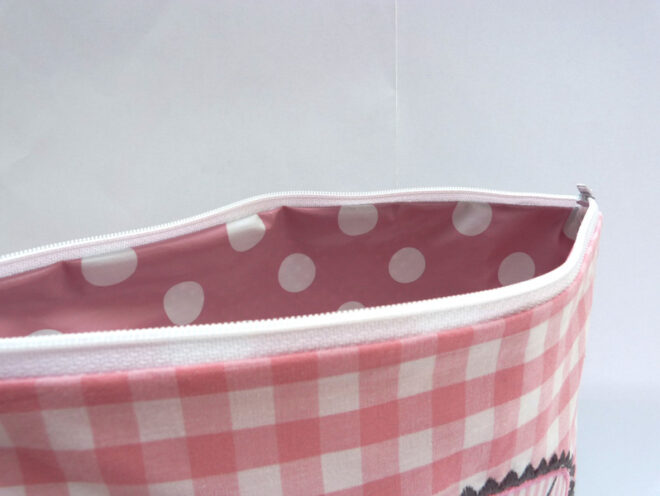 0000762 necessaire mit button rosa grau Erdbeerpunkt Online Shop Schweiz