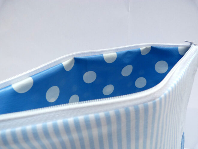 0000838 necessaire flugzeug hellblau Erdbeerpunkt Online Shop Schweiz