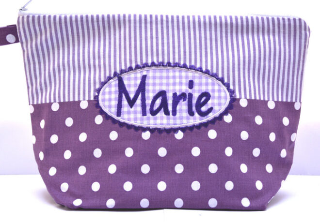 0000882 necessaire mit button lila punktestreifen Erdbeerpunkt Online Shop Schweiz