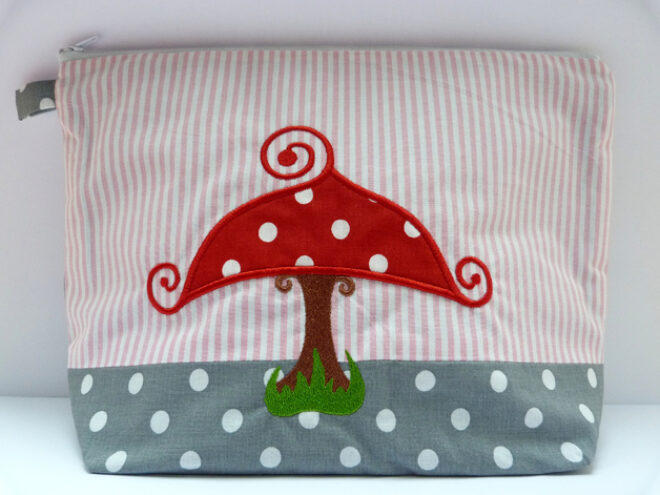 0000885 necessaire gluckspilz grunrot Erdbeerpunkt Online Shop Schweiz