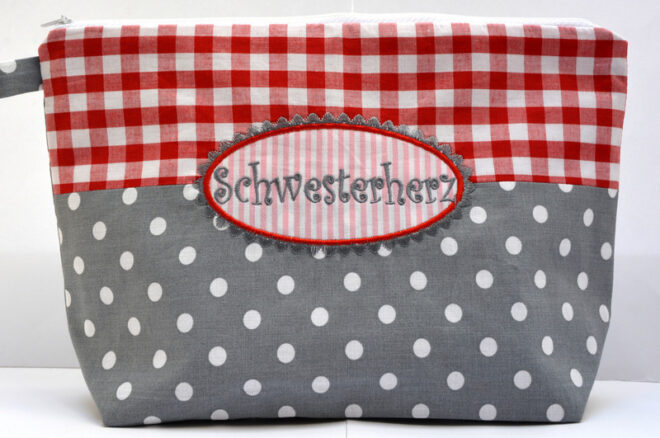 0001561 necessaire mit button grau roter karo Erdbeerpunkt Online Shop Schweiz