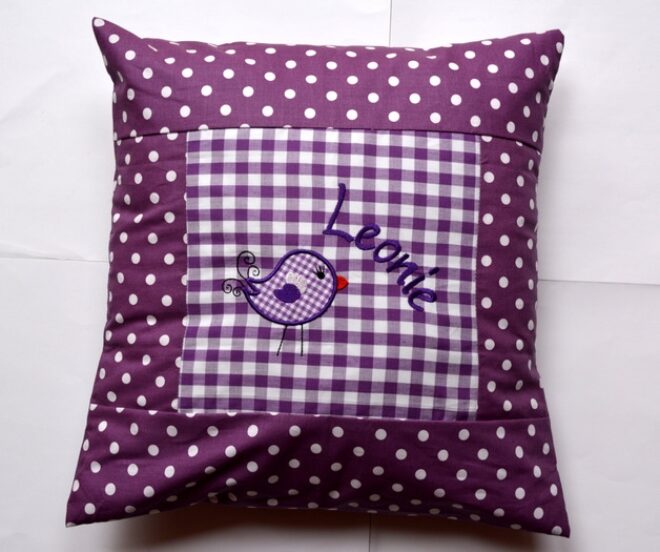 0003454 kuschelkissen vogelchen lila Erdbeerpunkt Online Shop Schweiz
