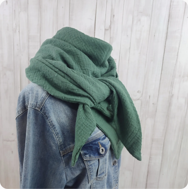 Screenshot 2025 11 30 at 13 25 58 Tuch Dreieckstuch Musselin Erwachsene Schal staubiges Flaschengruen mit aufgewebten Tupfen XXL Tuch aus Baumwolle Erdbeerpunkt Online Shop Schweiz