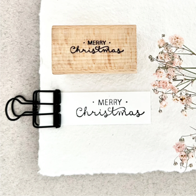 Screenshot 2026 03 01 at 11 49 40 Stempel MERRY Christmas Stempel Weihnachten Weihnachtsstempel Adven Erdbeerpunkt Online Shop Schweiz