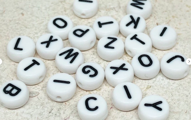 Screenshot 2021 11 22 at 11 05 30 100 Buchstabenperlen Weiße Buchstaben 7 mm Buchstabenperlen Etsy Erdbeerpunkt Online Shop Schweiz