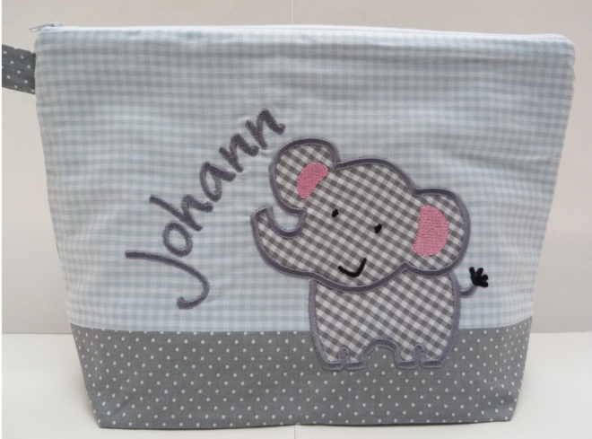 Screenshot 2025 01 26 at 12 01 08 Tasche ELEFANT hellblau grau Bestickend Erdbeerpunkt Online Shop Schweiz
