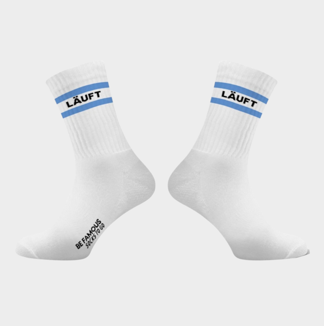 Screenshot 2025 04 05 at 09 42 30 Be Famous Socks to go Statement Socken LÄ UFT BFSO 09 White Socks Blue Stripe Black Statement 36 41 BFSO 09 1 1 Erdbeerpunkt Online Shop Schweiz