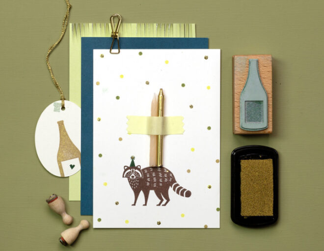 Waschbaer kerzen sektflasche geburtstag perlenfischer stempel 01 2 Erdbeerpunkt Online Shop Schweiz