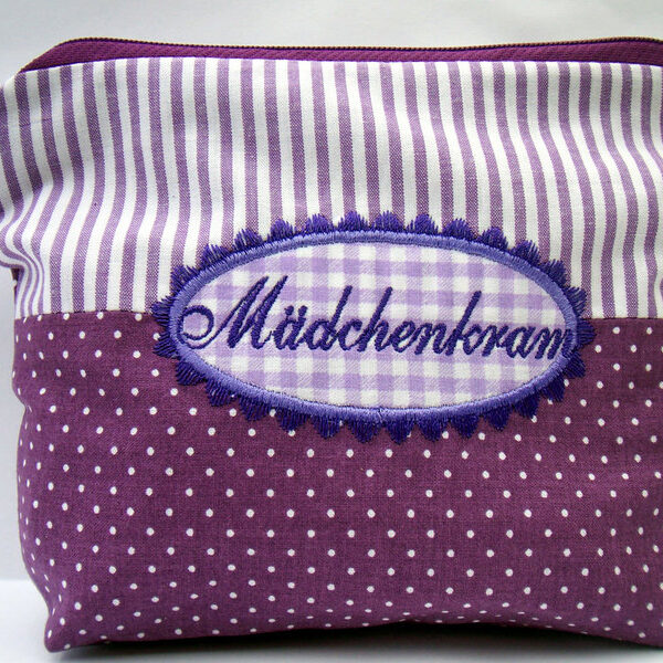 0000029 necessaire mit button lila punktlistreifen Erdbeerpunkt Online Shop Schweiz