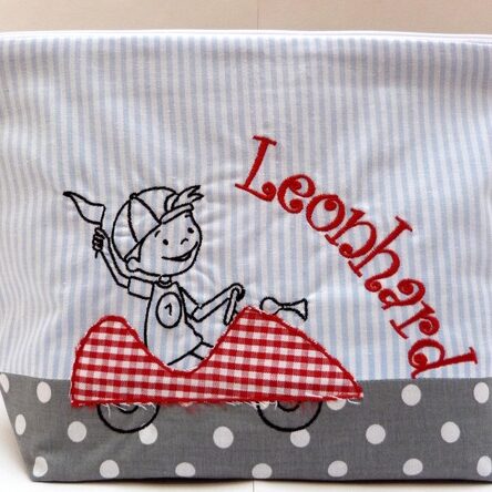 0002030 necessaire junge im auto Erdbeerpunkt Online Shop Schweiz
