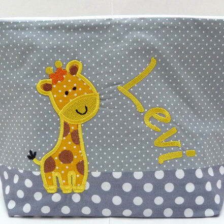 KT Giraffe gelb grau Erdbeerpunkt Online Shop Schweiz