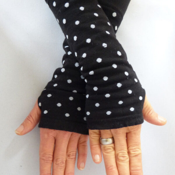 By sita Stulpis mit Daumen Erdbeerpunkt Online Shop Schweiz