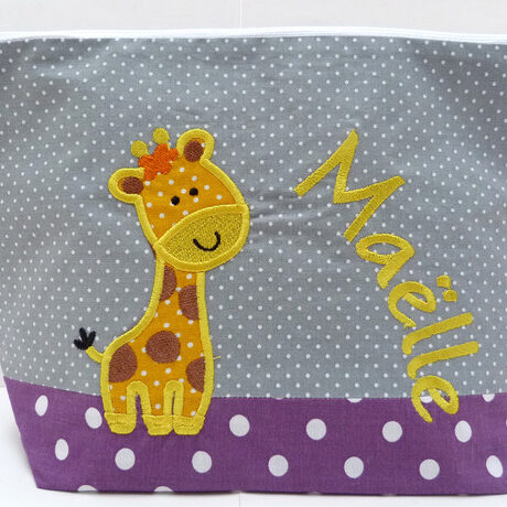 KT Giraffe grau lila Erdbeerpunkt Online Shop Schweiz