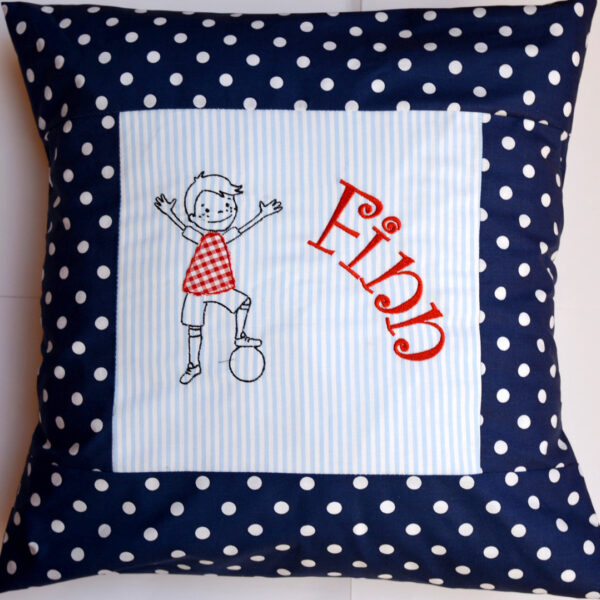 Bestickend Kissen Fussball Erdbeerpunkt Online Shop Schweiz